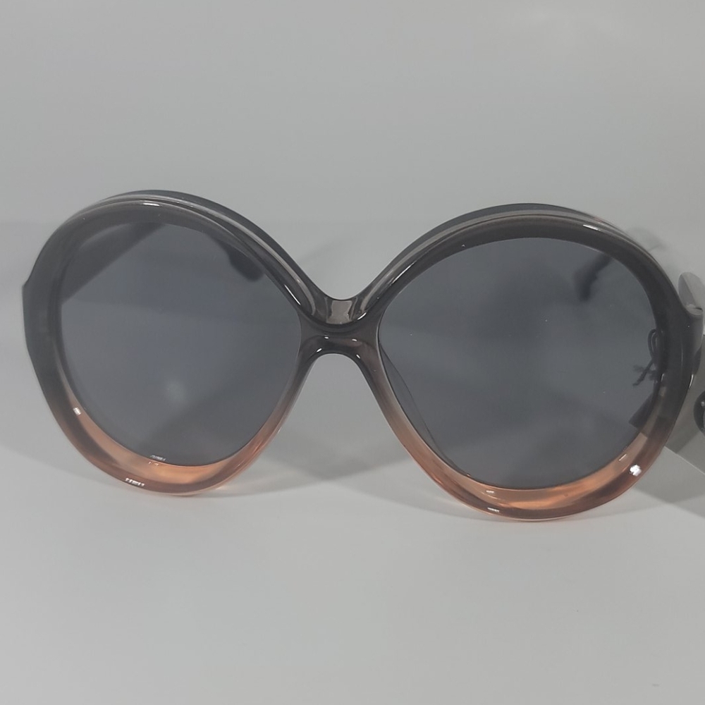 Circle frame sunglasses